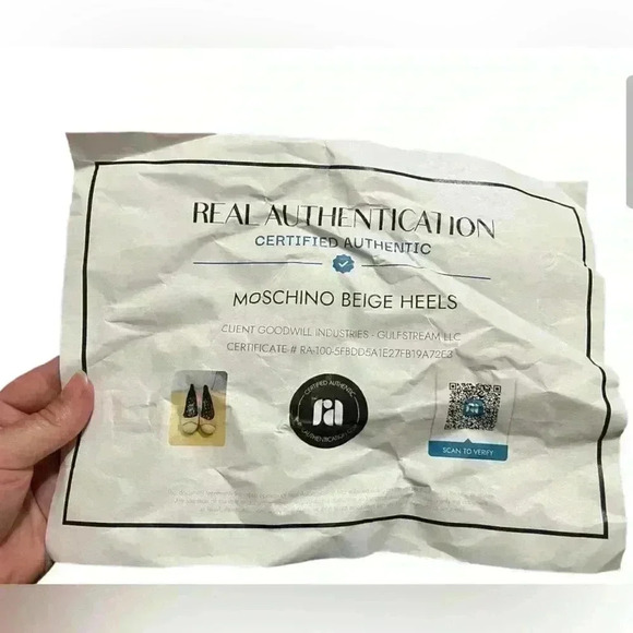 Moschino Cheap and Chic Beige Suede Stiletto/Pump Heels Size 7.5 - Picture 2 of 10